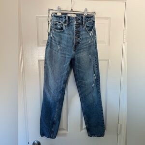 Abercrombie & Fitch The Mom High Rise